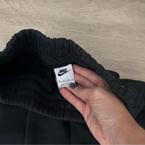 Nike Black Sweatpants Sportswear - Picture 6 of 10